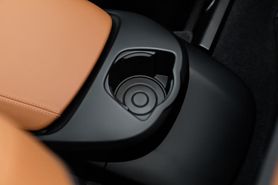 Детали интерьера BMW i8 Roadster (I15) 2018 года  (WW) (фото 89 из 198)
